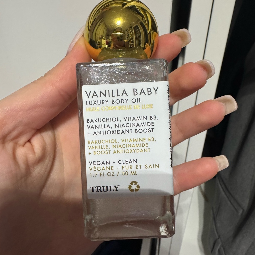 Vanilla baby luxurious body oil